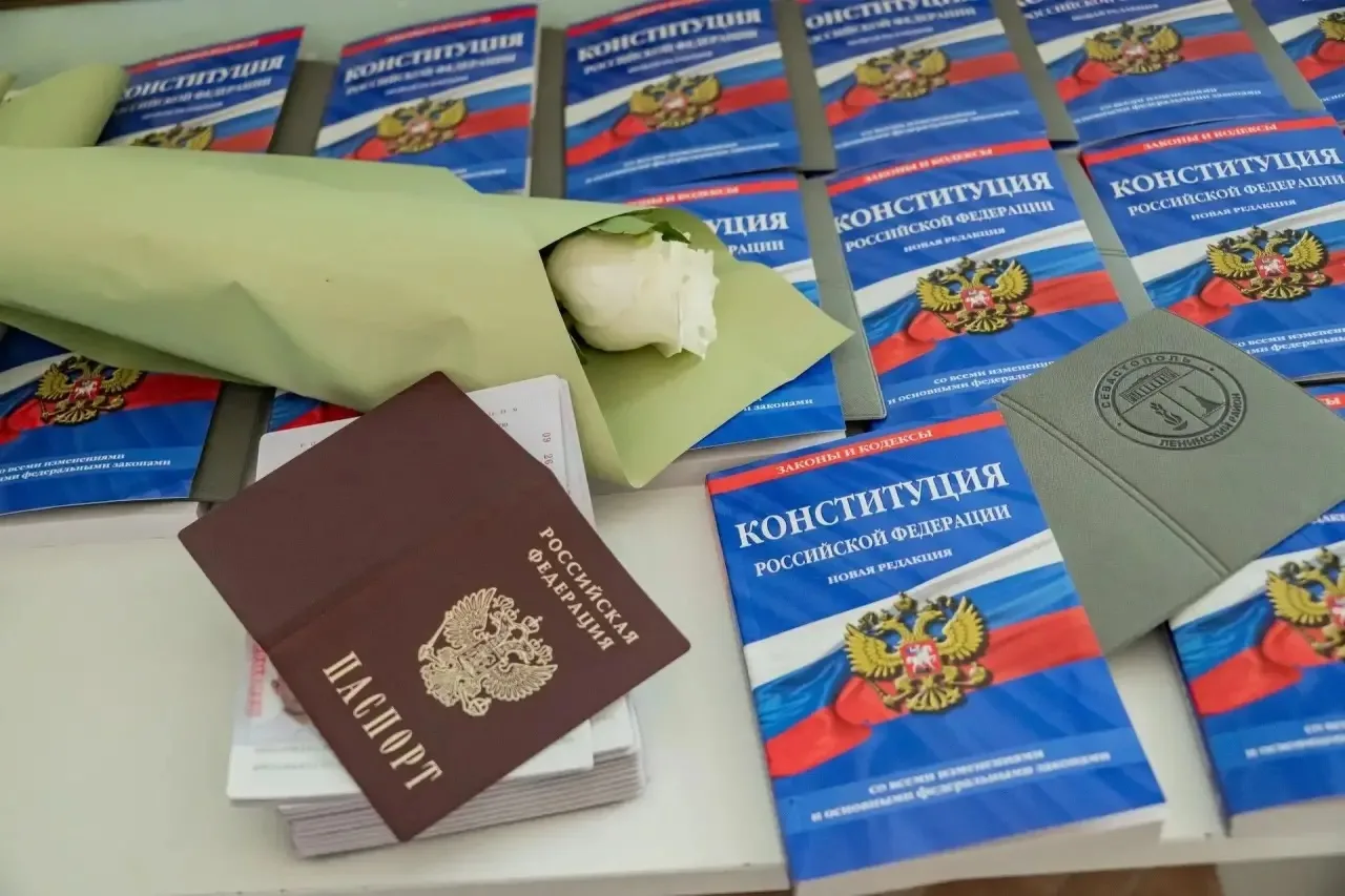 10 мая, в преддверии Дня России и Дня города-героя Севастополя, в Ленинском районе состоялось торжес