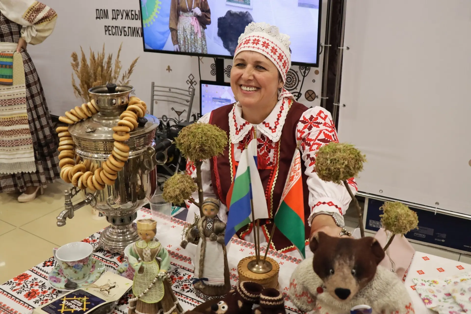 Десять этноподворий, национальные ремёсла и традиции: чем удивит выставка "Достояние Се...