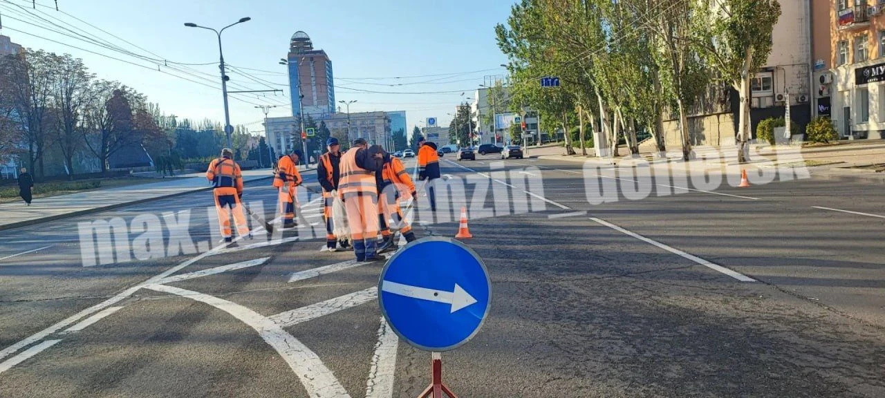 В Ворошиловском районе также ликвидируют последствия ночного обстрела