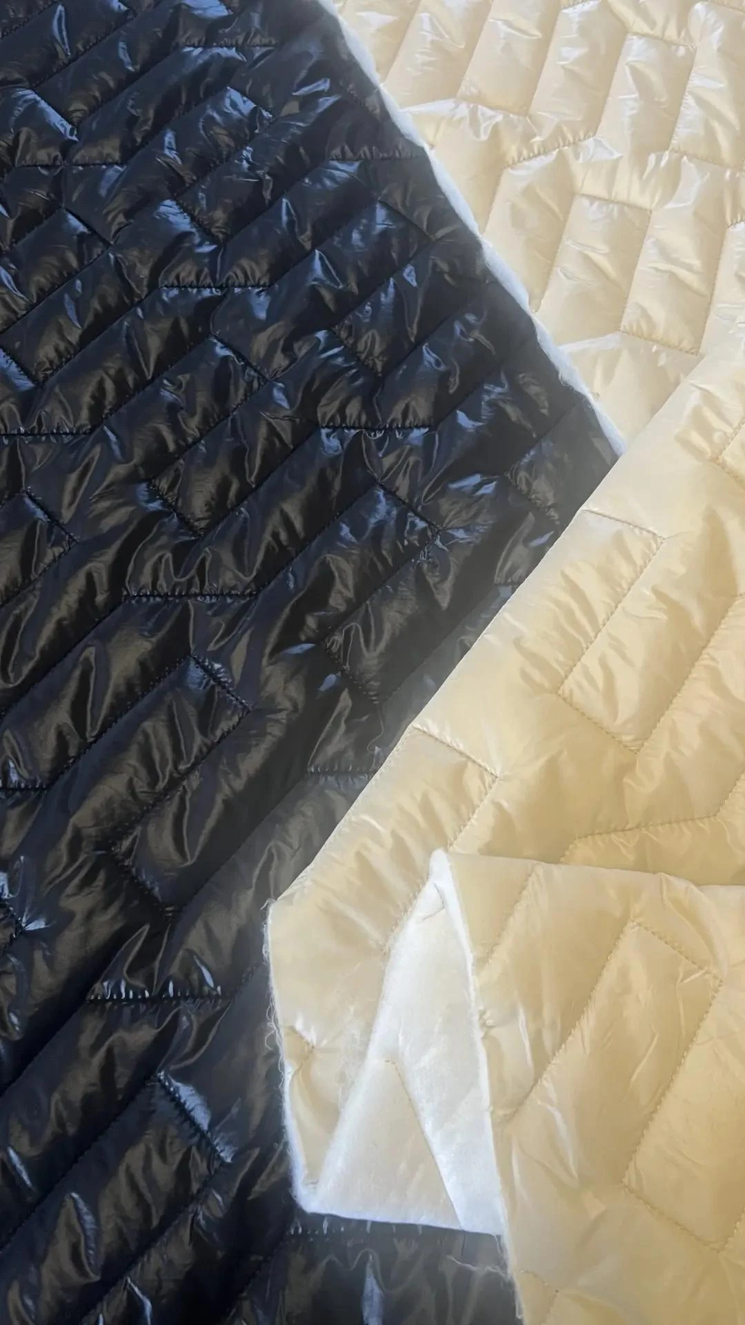 Стёганая курточная ткань Alta Moda Стежка лёгкая,  не продувает, не толстая, имеет небо...
