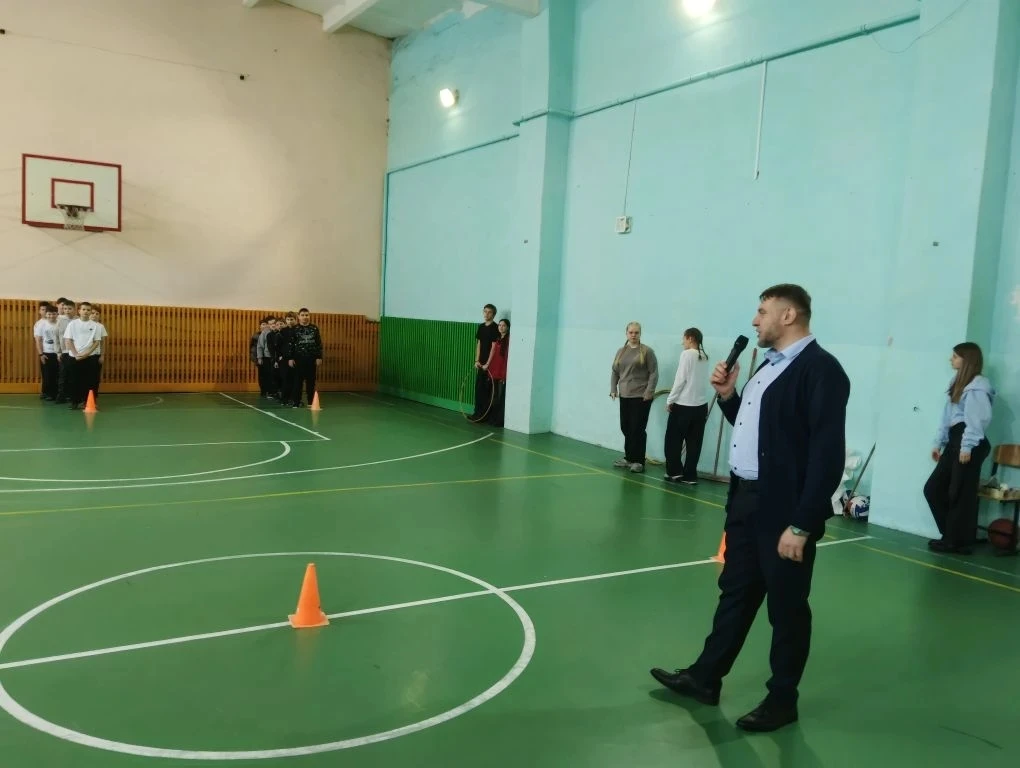 Ежегодно наша школа традиционно проводит спортивные соревнования, приуроченные ко Дню з...