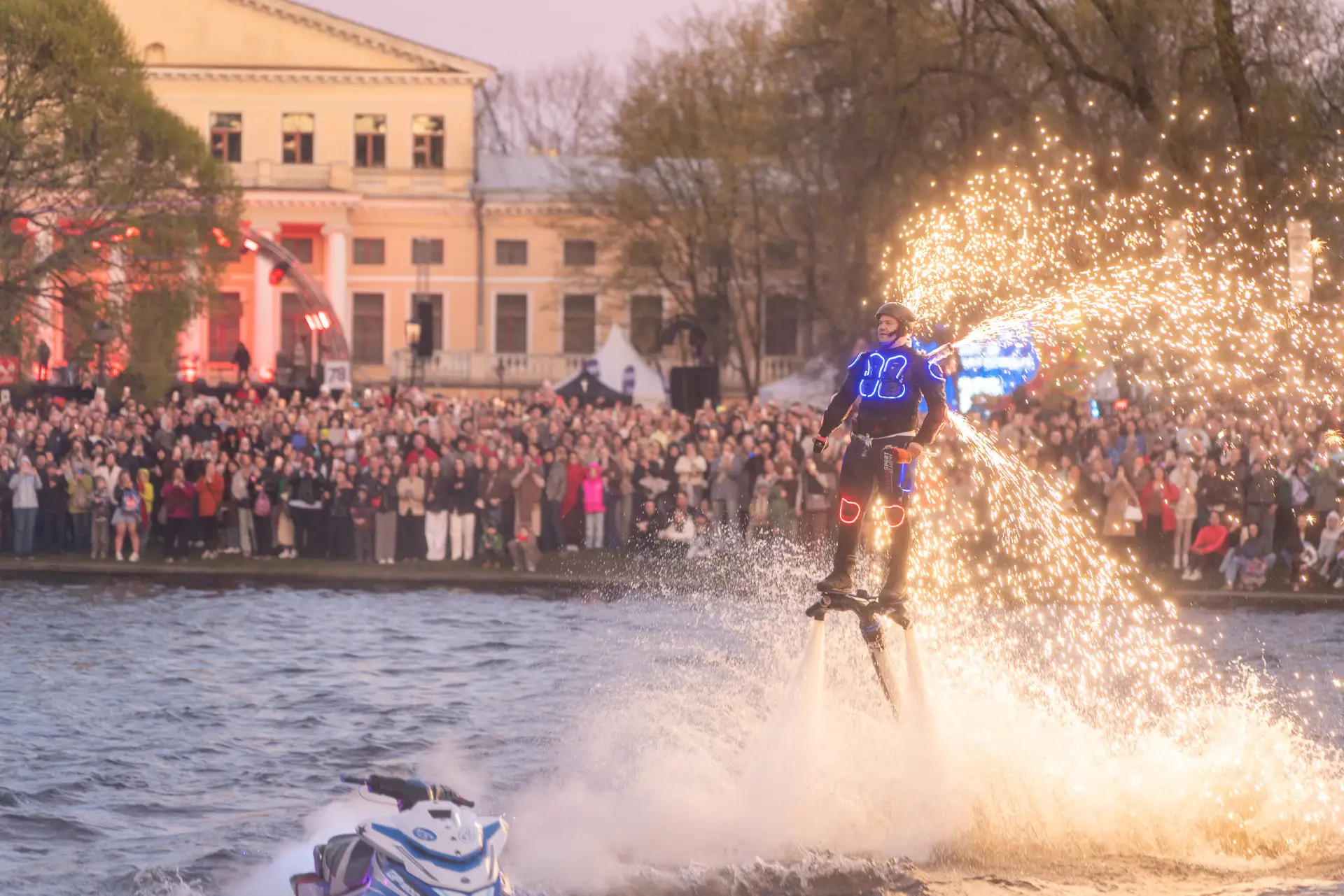 😍 Юсуповский сад стал площадкой фестиваля о мечтах DreamFest 2026  Организаторы превратили парк в фа