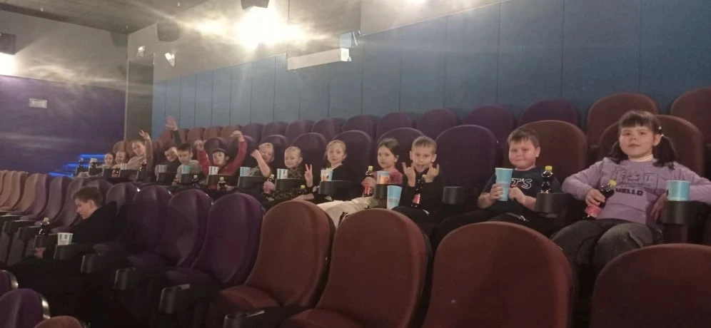 В последние дни весенних каникул учащиеся 1 б класса  с большим удовольствием побывали на просмотре 