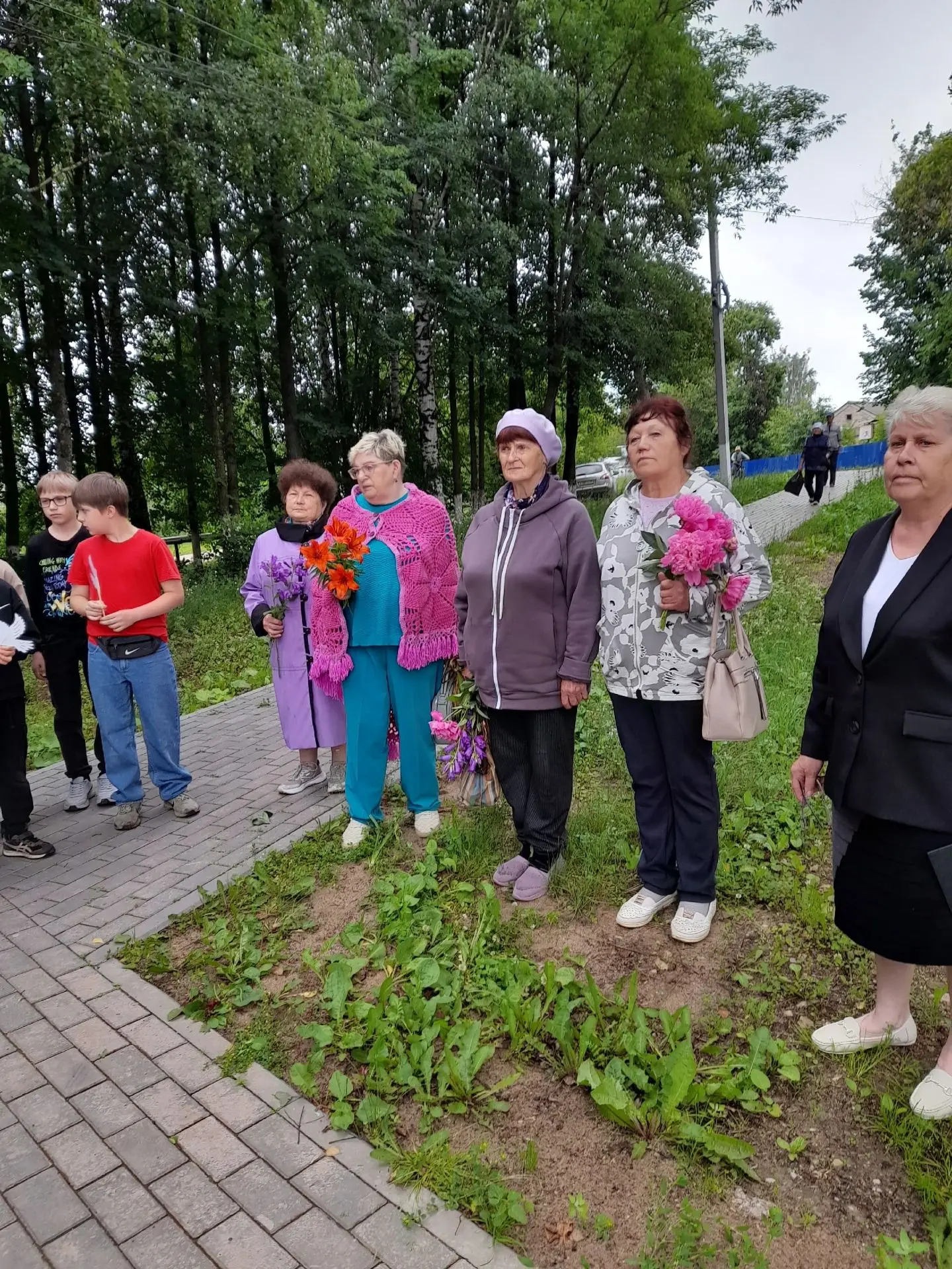 22 июня — День памяти и скорби 
Сегодня, в памятную дату начала Великой Отечественной войны, у памят
