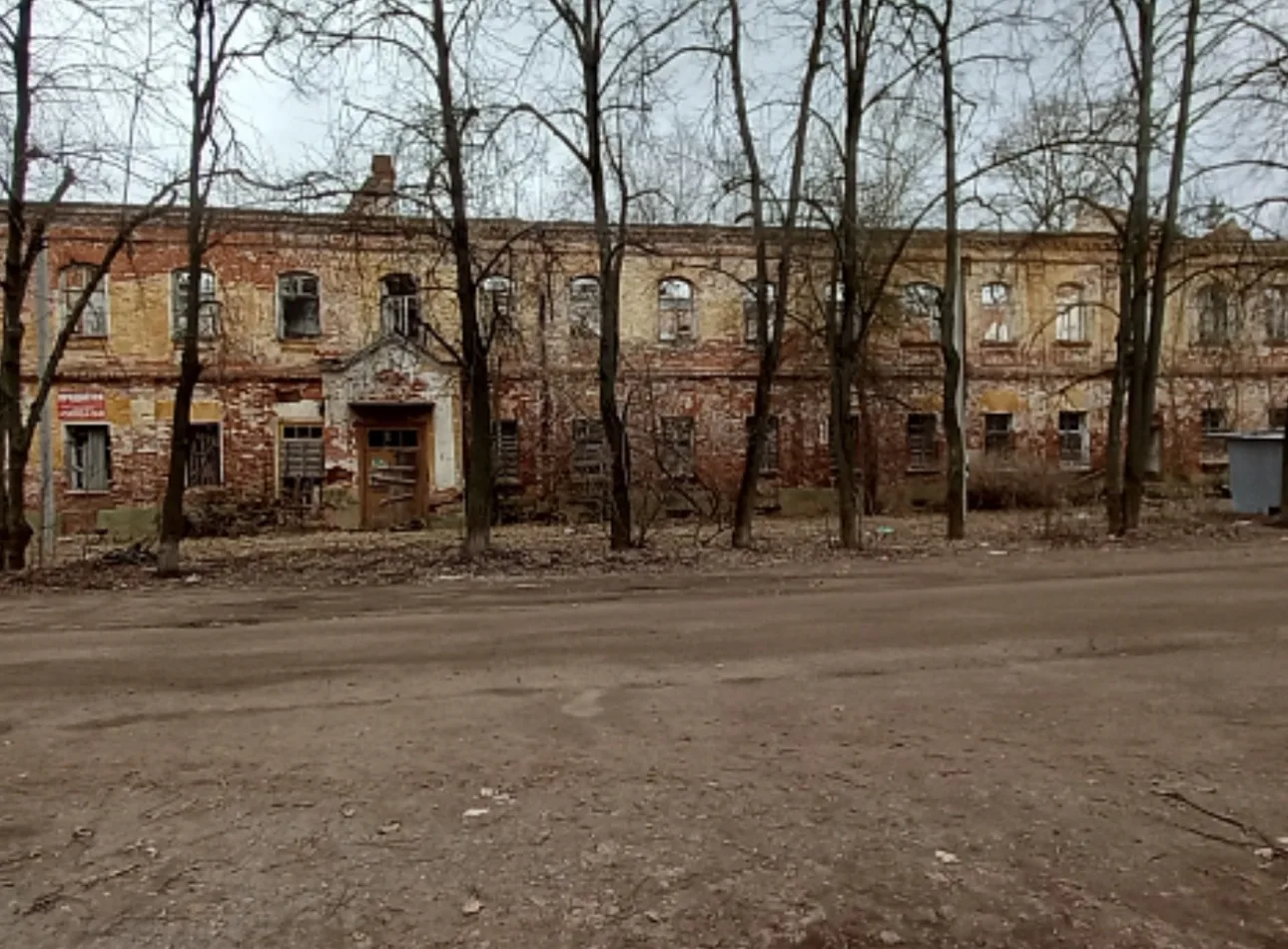 📌 Город и благоустройство  В Переславле-Залесском выставили на аукцион «Дом специалистов бумагопряди
