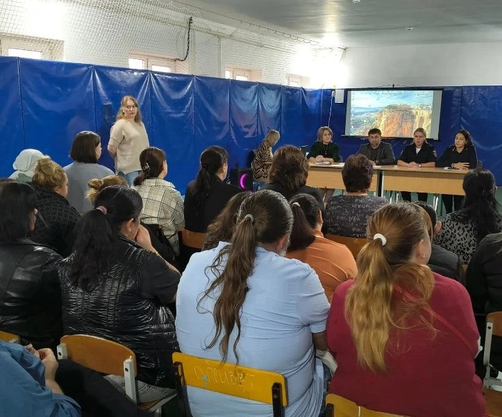 🏫В Тахтамукайском районе сотрудники полиции приняли участие в родительском собрании.