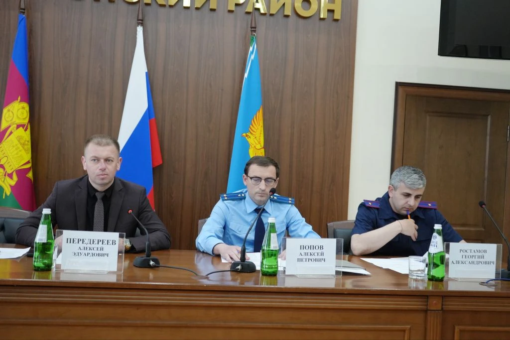 Сегодня совместно с представителями силового блока провели совещания с председателями у...
