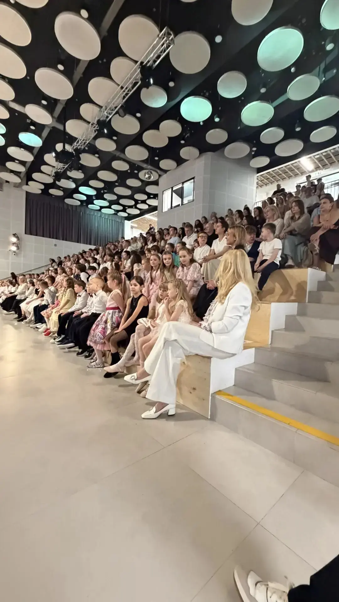 Весенний концерт в начальной школе 🌸  🌼 В начальной школе в здании на Острове прошёл яркий весенний 