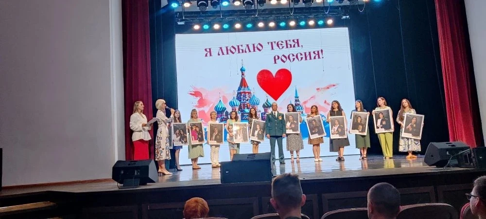 В преддверии Дня России в лагере "Улыбка" прошли праздничные мероприятия.