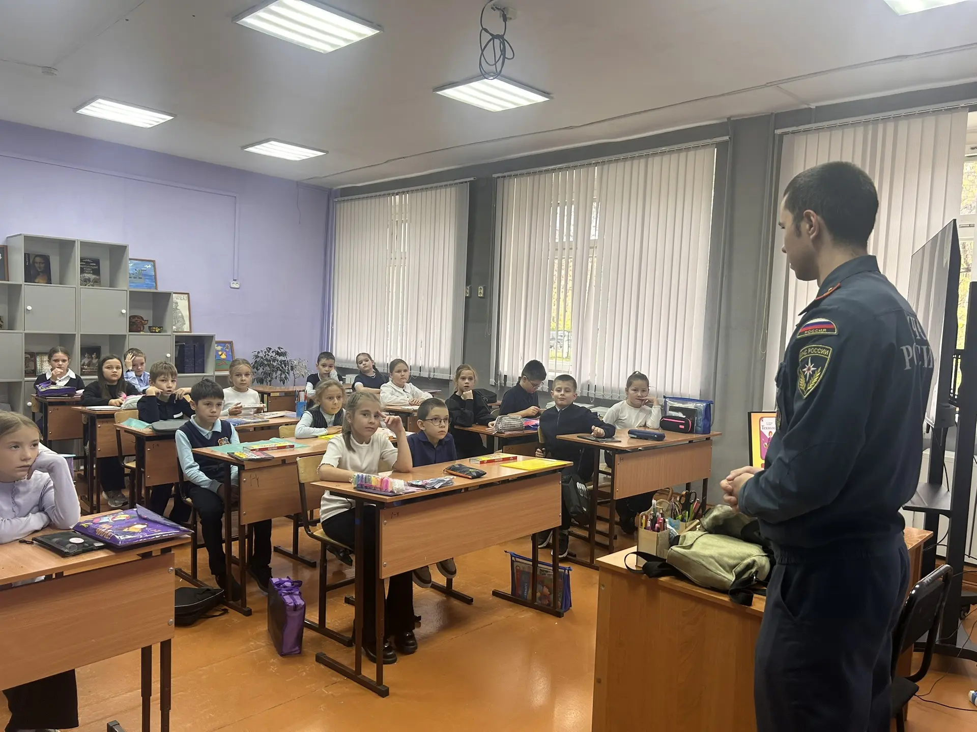 🚒 В гостях у начальной школы — настоящий пожарный!