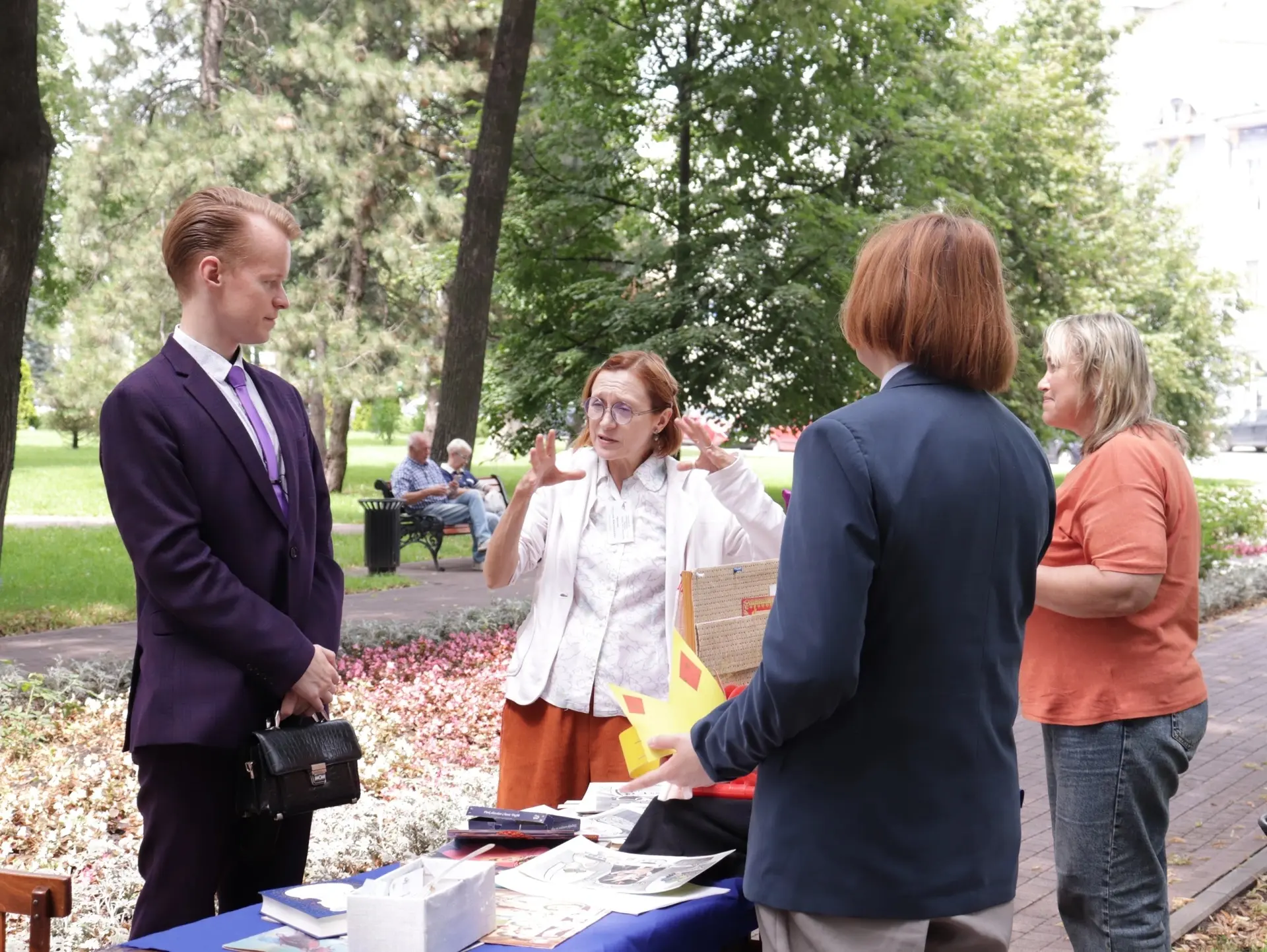 Никитинка продемонстрировала популярную сказку русского фольклора «Умная дочка» в сквере имени Бунин