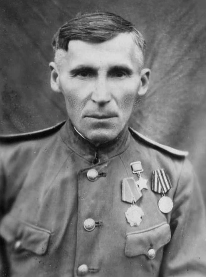 Проект «Первая награда»
Звягин Андрей Григорьевич родился 2 (15) июня 1901 года в селе Драчёвка, нын