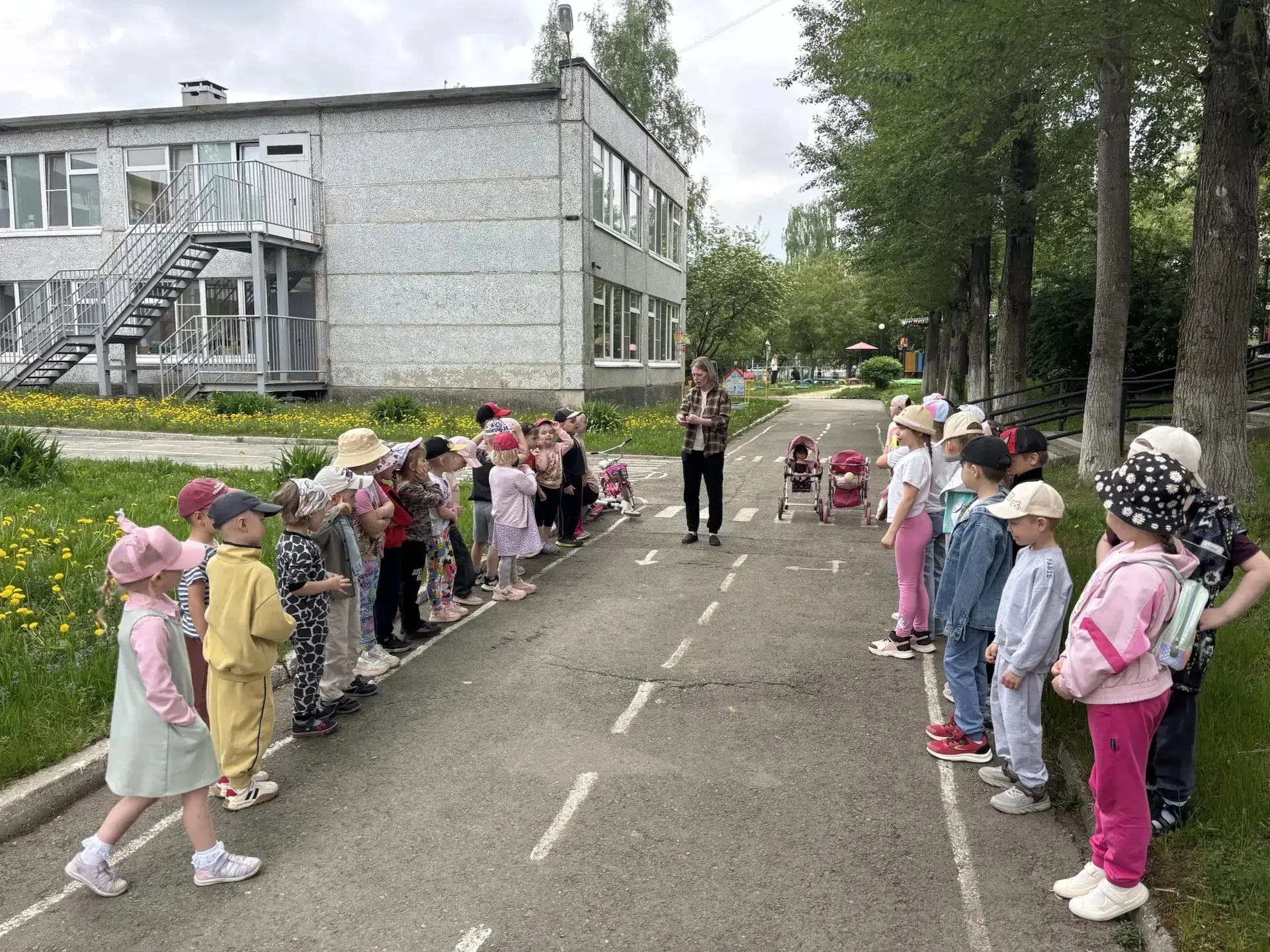 🚦 Мероприятие «Весёлый ПДД-город» – совместное занятие групп 1А и 4А!