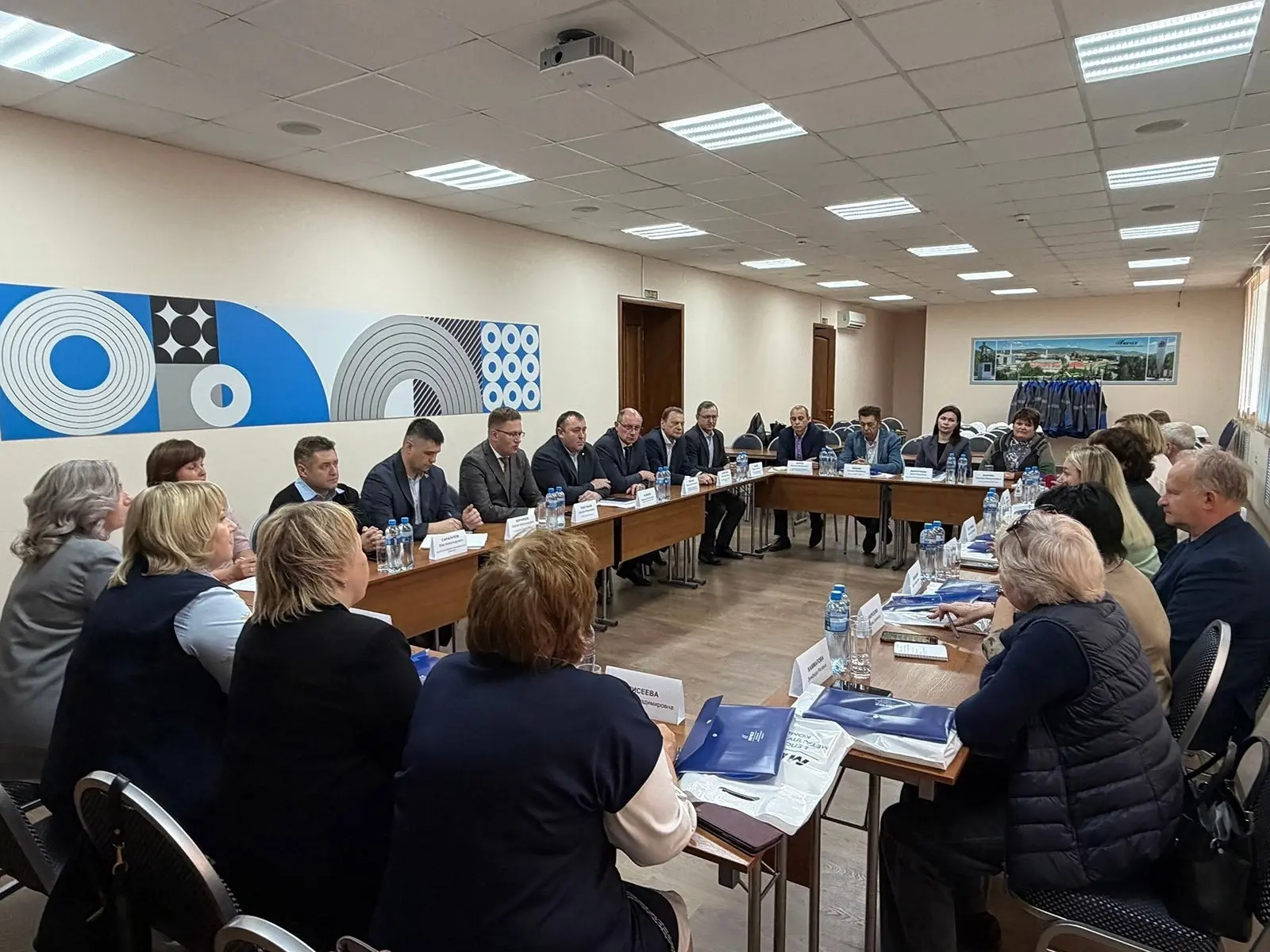 БМК И ШКОЛЫ БЕЛОРЕЦКА ДОГОВОРИЛИСЬ УСИЛИТЬ ПРОФОРИЕНТАЦИОННУЮ РАБОТУ

Участники состоявшегося на пло