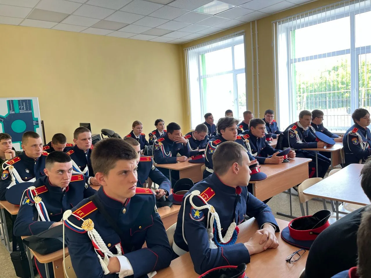 🎓🚜Сегодня в Пачелмском Губернаторском казачьем кадетском корпусе — день особой ответс...