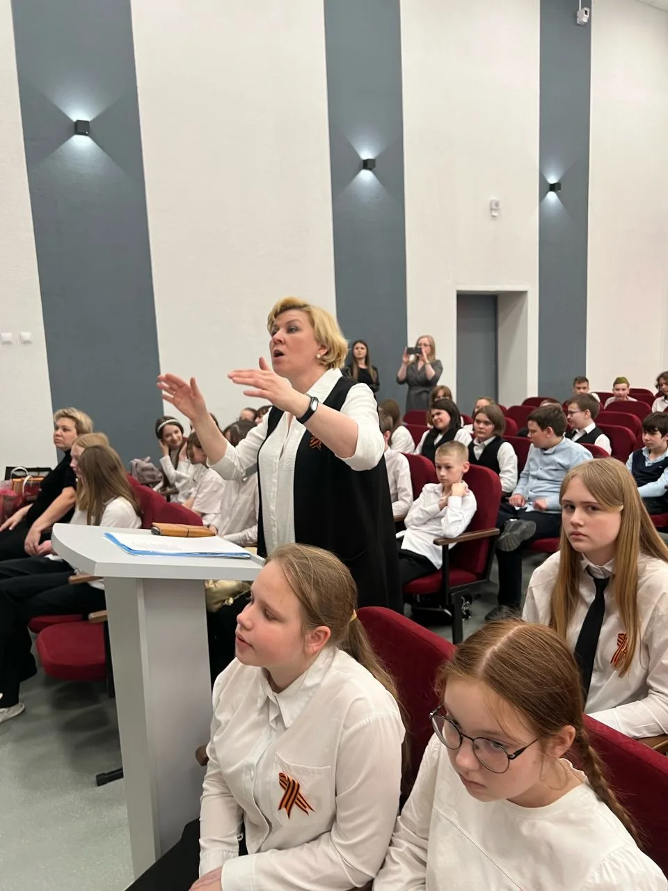 «Битва хоров» состоялась в Восьмой! Яркие и масштабные конкурсные номера были представлены обучающим