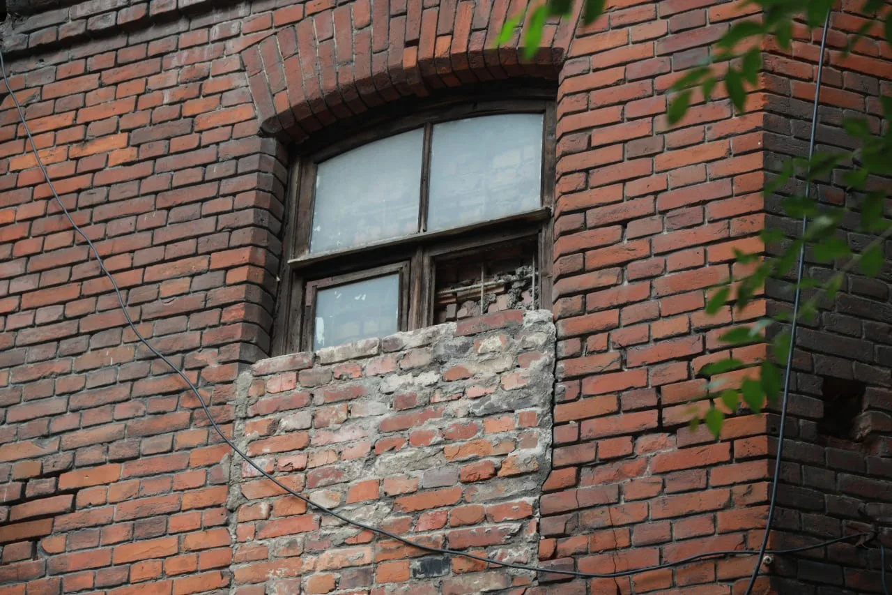 🏚 Одну из Красных казарм в Новосибирске снова готовят к продаже