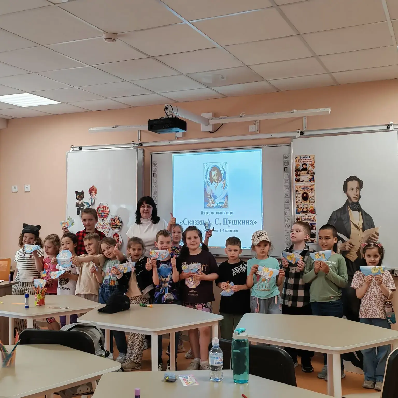 ⚓️ «Парус» отправляется в сказку! ⚓️
В читальном зале сегодня настоящий аншлаг! Ребята из лагеря «Па
