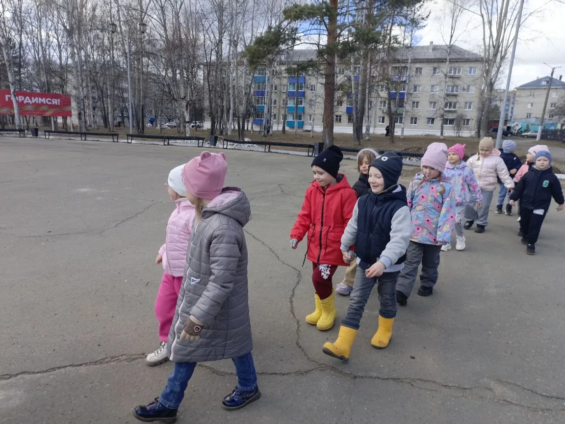 В преддверии Дня Победы для детей из средней и старшей групп детского сада «Светлячок» ...