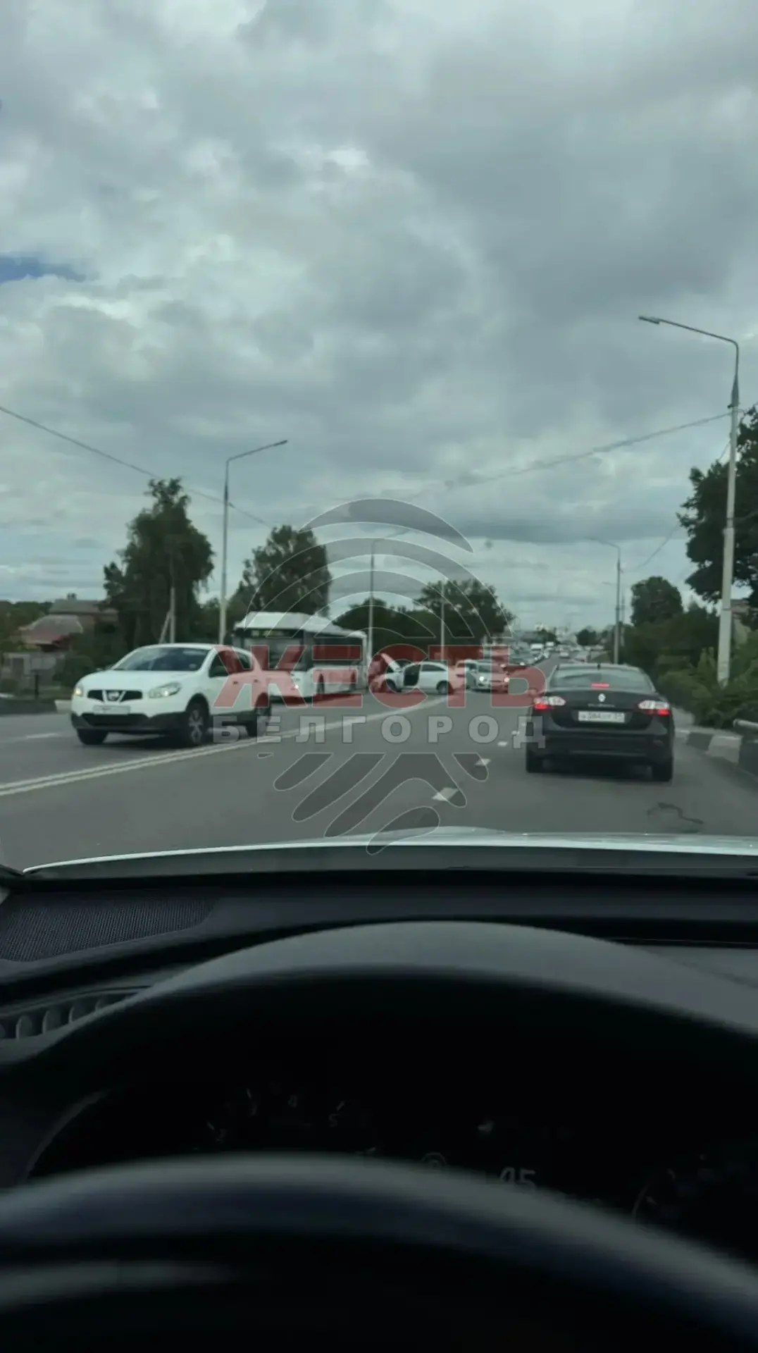 На Красноармейской произошла авария с участием автобуса и легковушки 

Движение затруднено. Обстояте