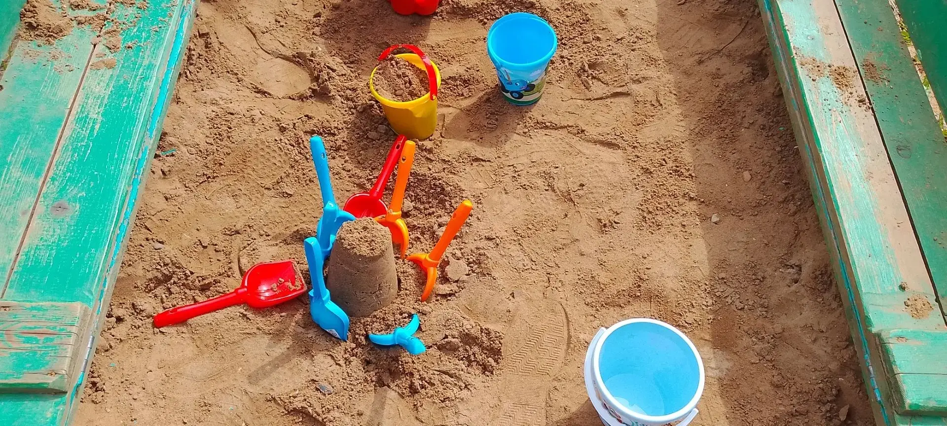 Сегодня самый «сыпучий» праздник! 🏖️

1 июля — Международный день песка! Казалось бы, просто миллиа