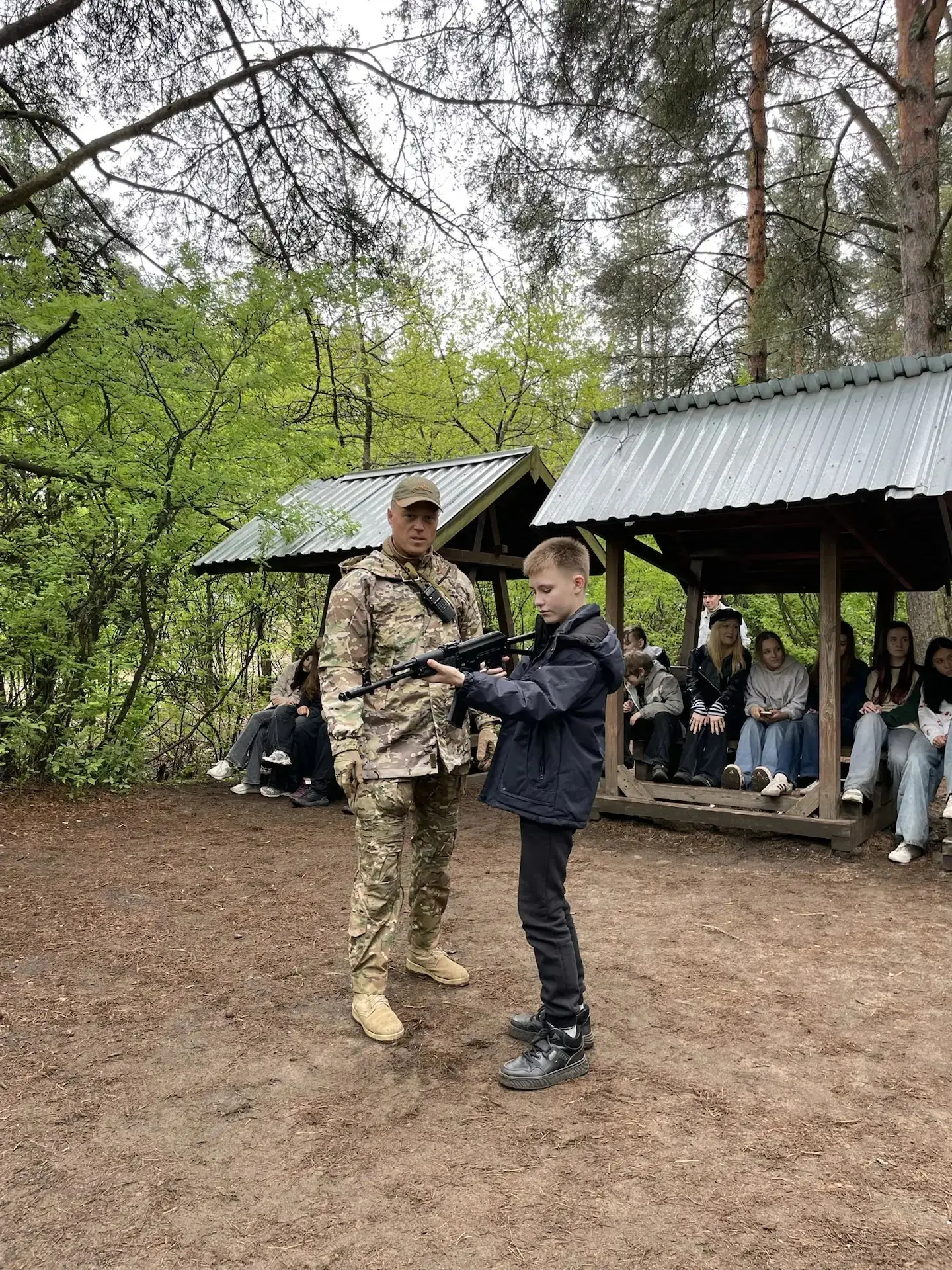 22 мая ученики 6В класса вместе с классным руководителем Натальей Владимировной Пискуненко и заведую