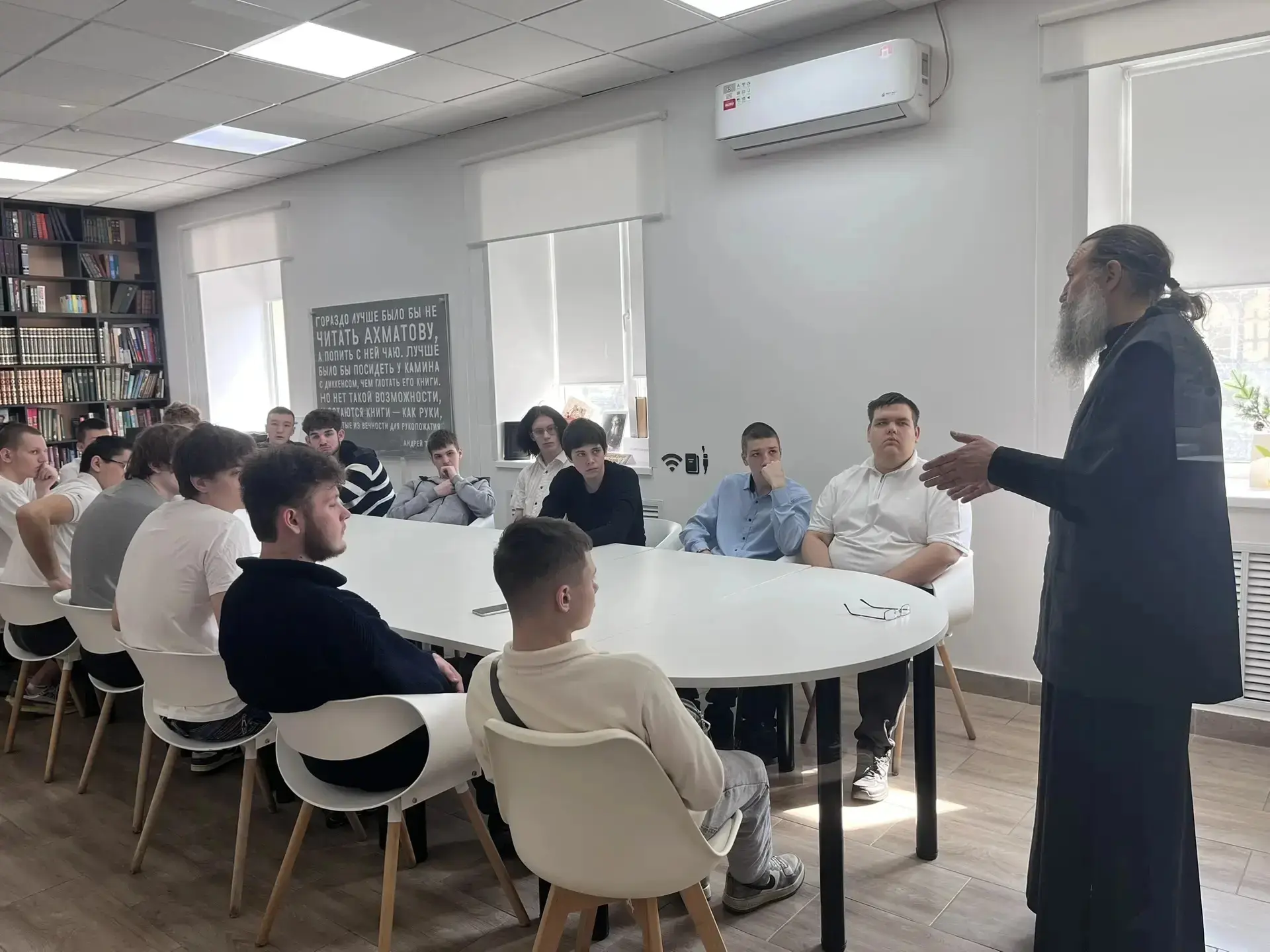 Библиотека добра📕 Сегодня студенты  ГАПОУ "ОАТК им. В.Н. Бевзюка" посетили  это прекрасно место, где