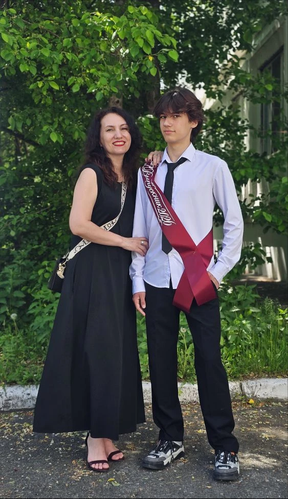 Когда в семье трое детей, то обычно это означает , что одновременно тебя ждёт:
