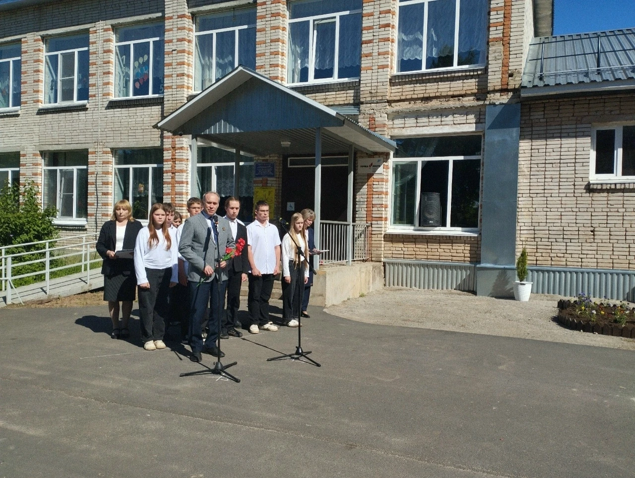 Бег времени не остановишь, и не изменишь ничего…