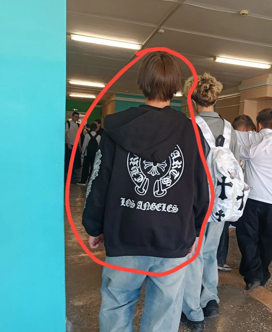 понравился парень из 7 школы, учится в 8е классе, фамилия вроде Шумилин, имя Даня. дайт...