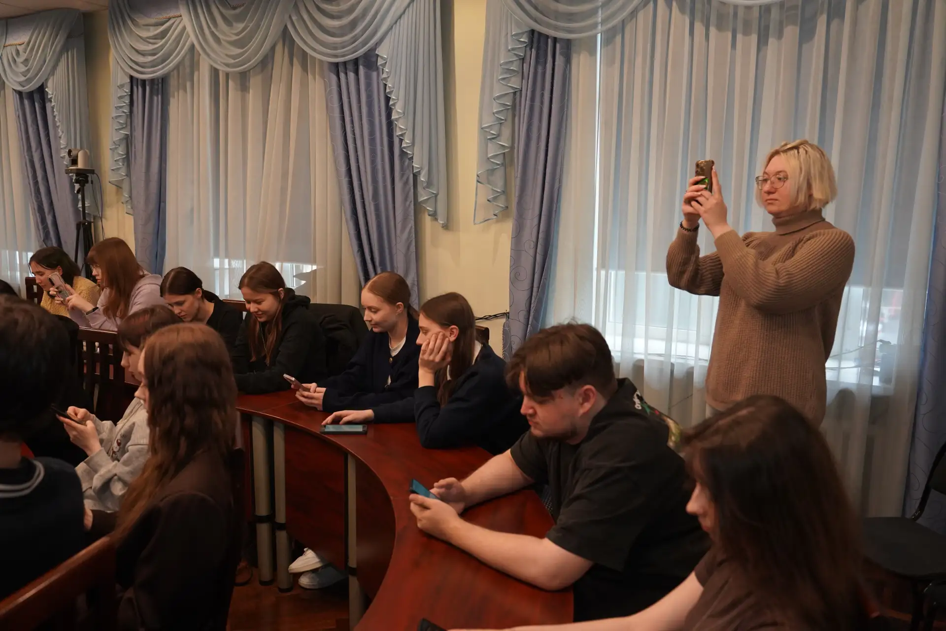 В НГЛУ состоялся открытый диалог на тему формирования нравственных ориентиров у молодёжи  Встречу со