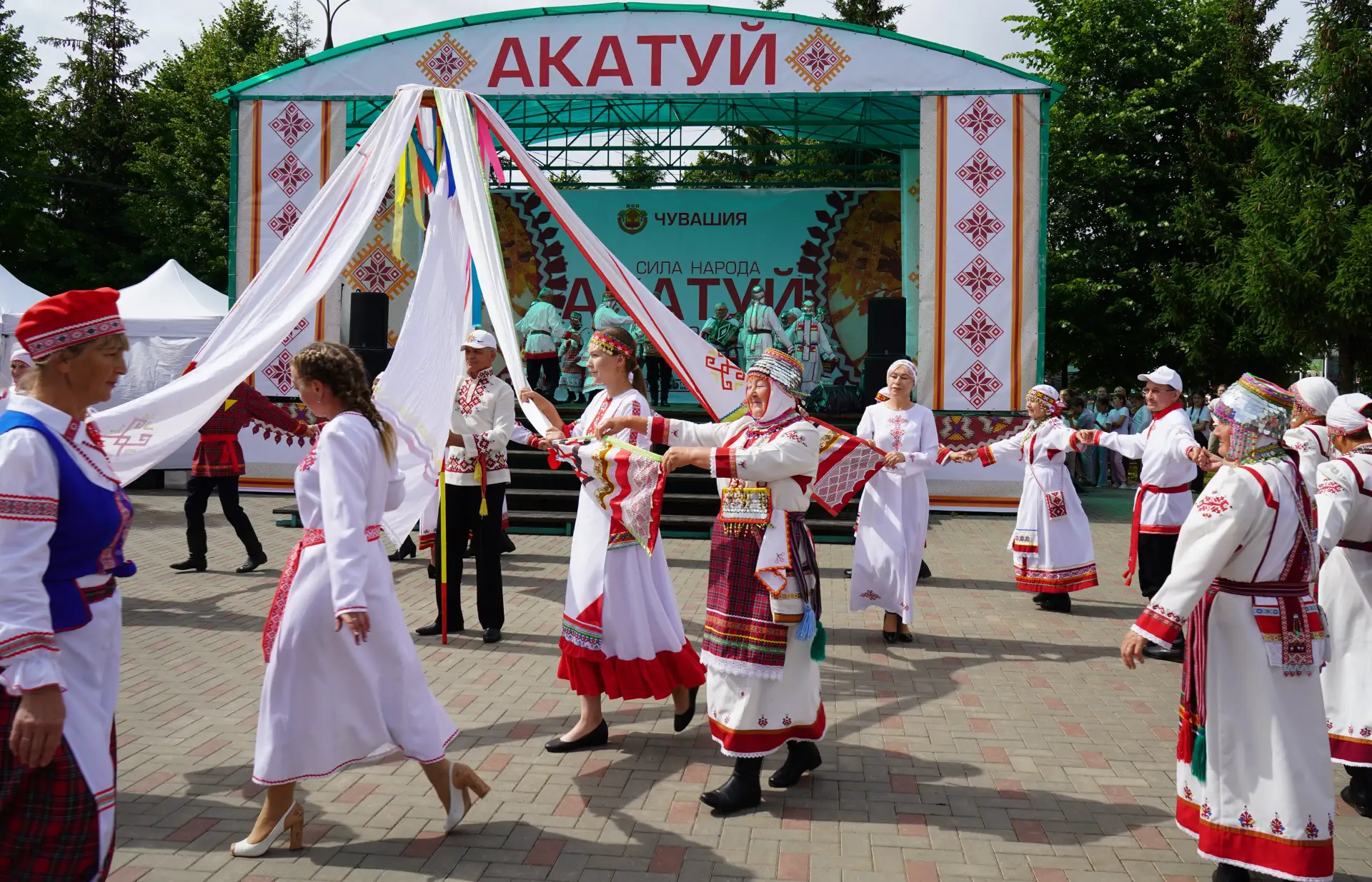 Традиционный чувашский праздник окончания весенних полевых работ «Акатуй» с размахом отметили в Мари