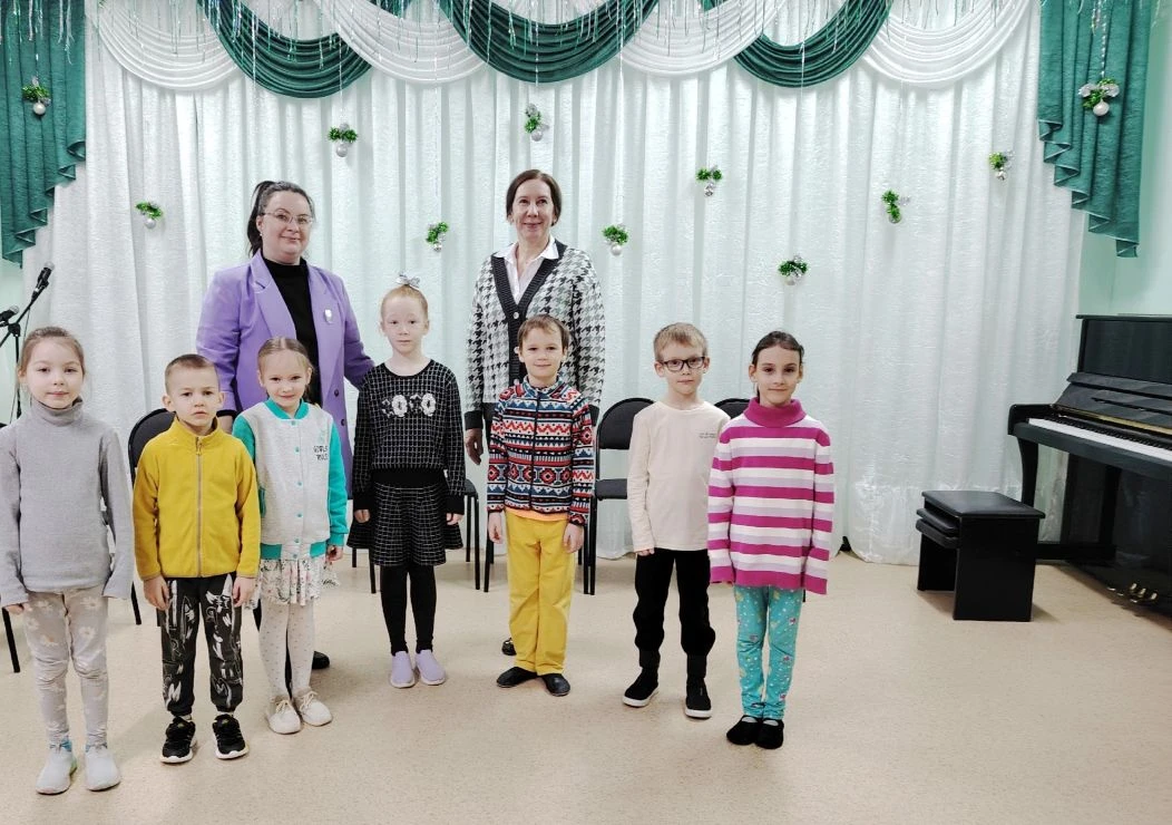 Открытые уроки в подготовительных группах по предметам "Музыкальная грамота" ( преподав...