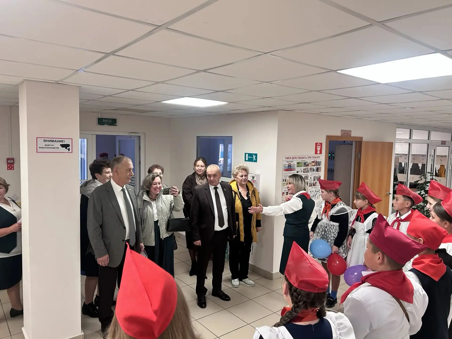 🎓Единороссы поздравили Балягинскую школу с юбилеем