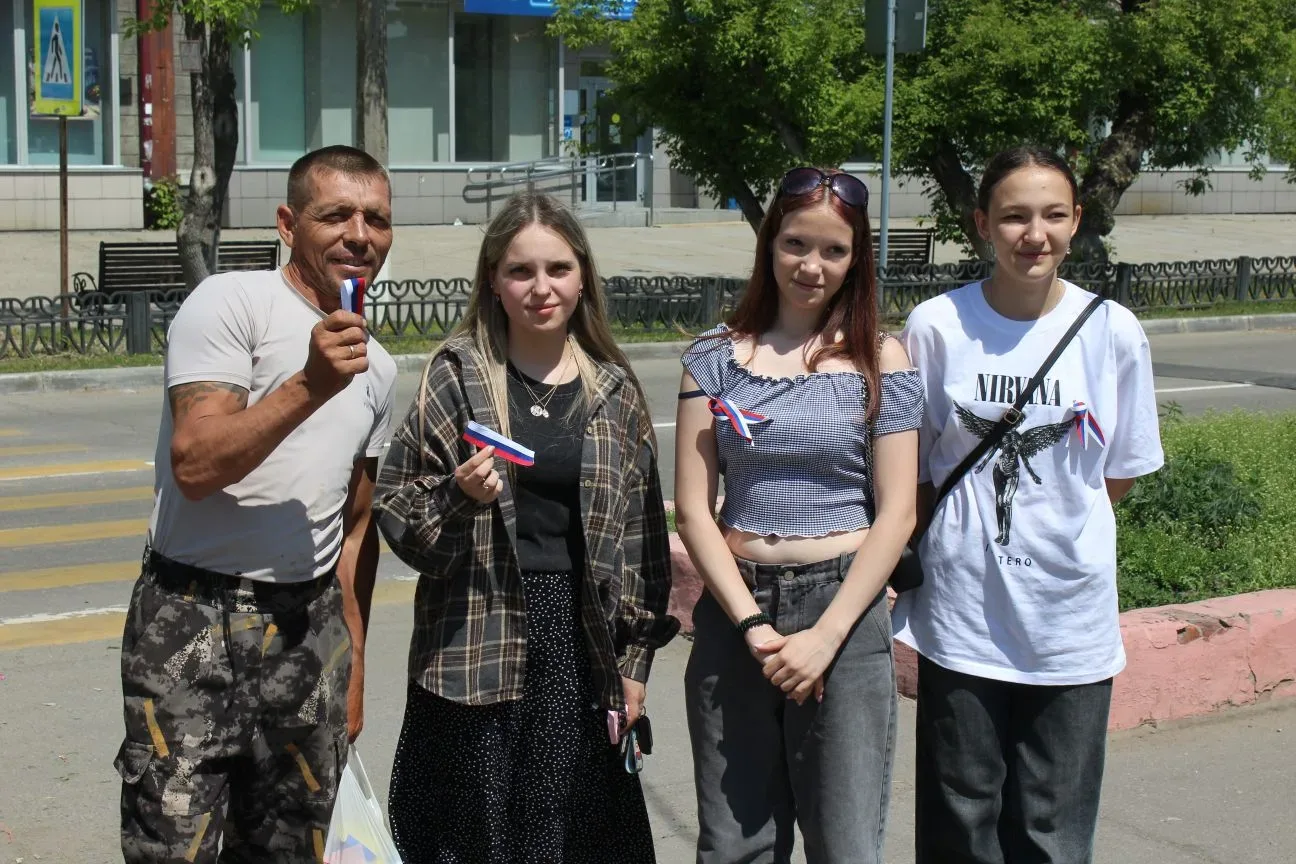 🇷🇺 В преддверии одного из главных государственных праздников - Дня России Волонтёры Победы и актив