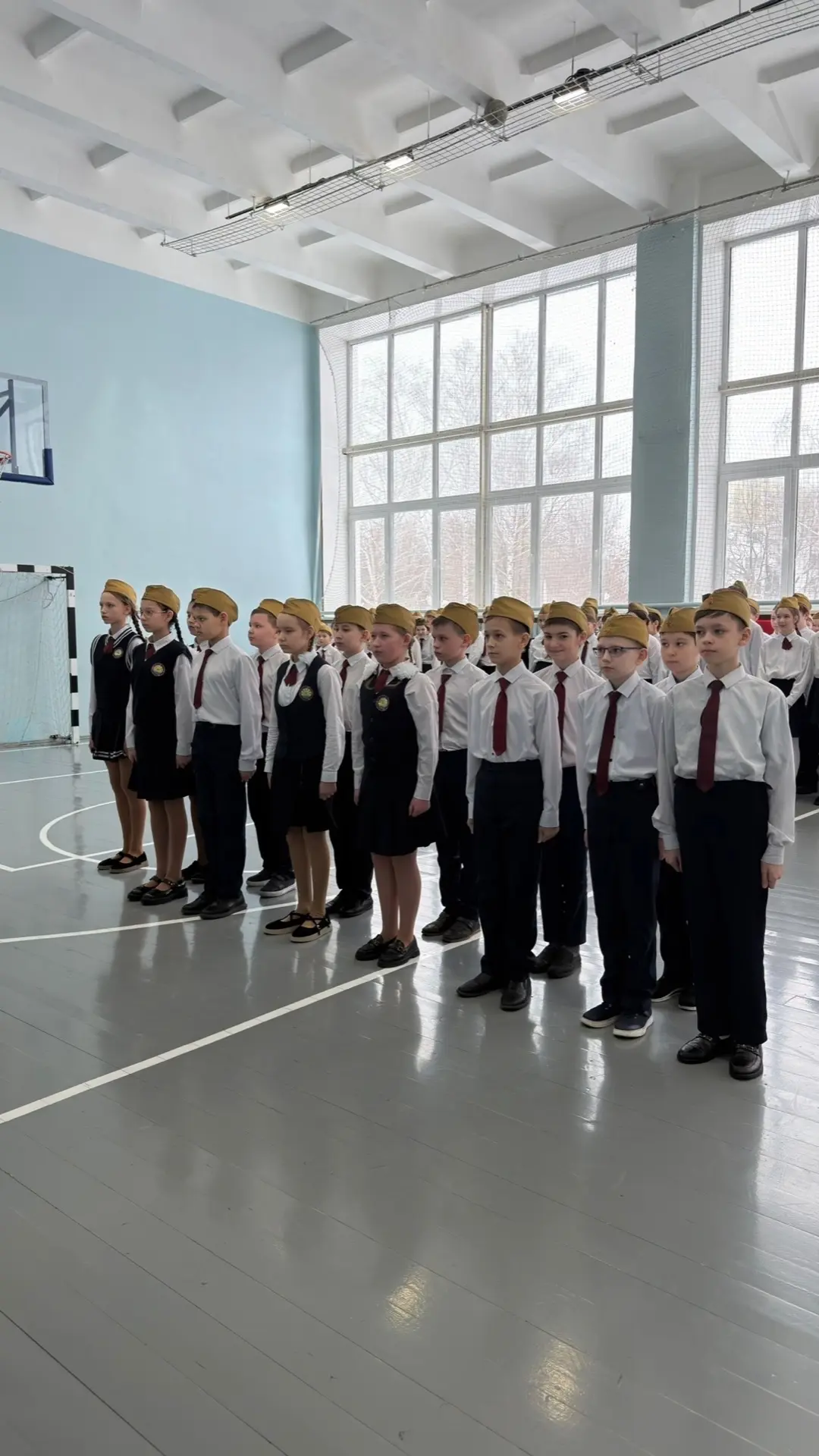 🌟Смотр строя и песни в школе: праздник патриотизма и дружбы!🌟  В нашей школе состоялся традиционный 