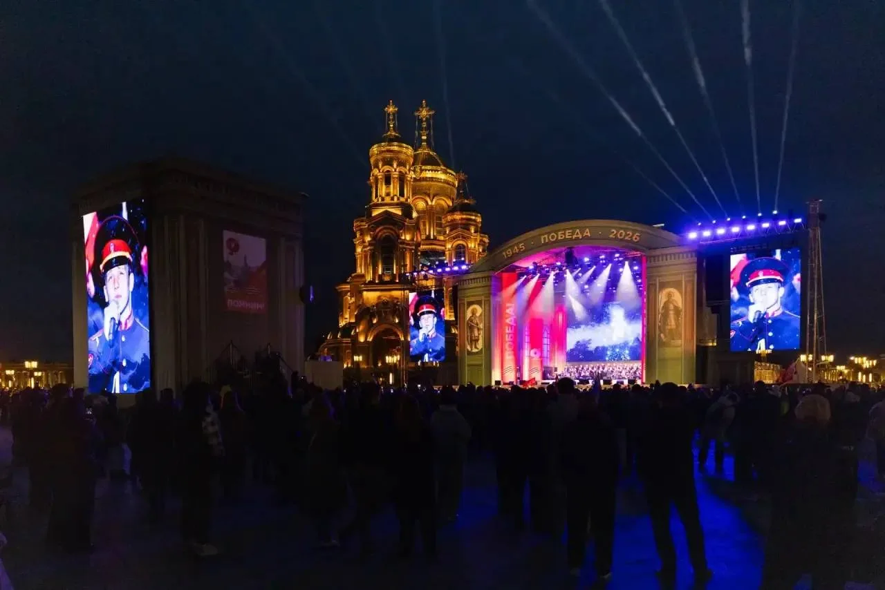 Три дня Соборная площадь жила живой музыкой, трогательной поэзией и несокрушимой силой единства.  Зв