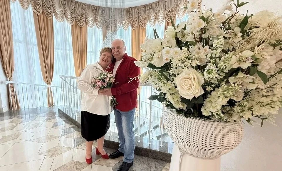 🎉 Серебряная свадьба во Дворце бракосочетания Новосибирска! 🎉

10 июня супруги Евгений Петрович и 