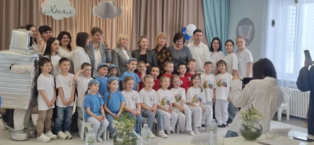 Сегодня дети детского сада приняли участие в Первой Алгоритмиаде по программе ПиктоМир....