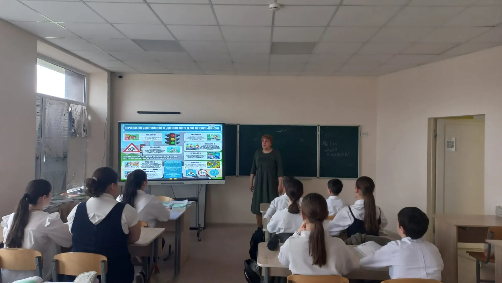 В 6 "А" классе сегодня прошла минутка безопасности по ПДД. Ребятам напомнили о самых гл...
