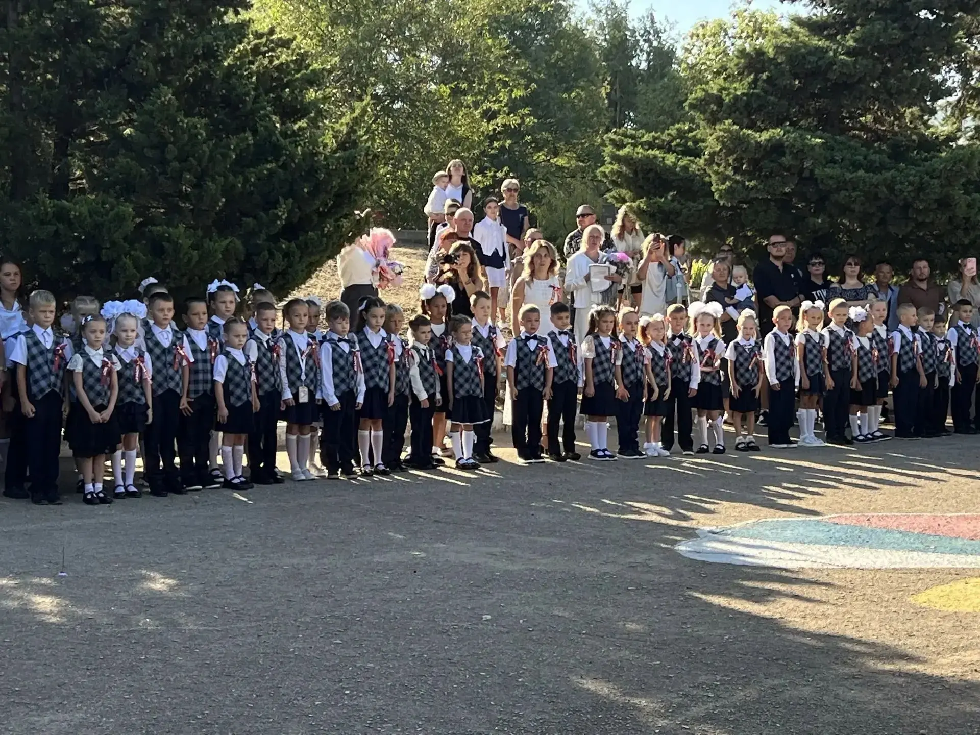 🏫 Первый звонок в СОШ № 33: почётные гости поздравили школьников Балаклавы! 🏫🎉 Сегод...