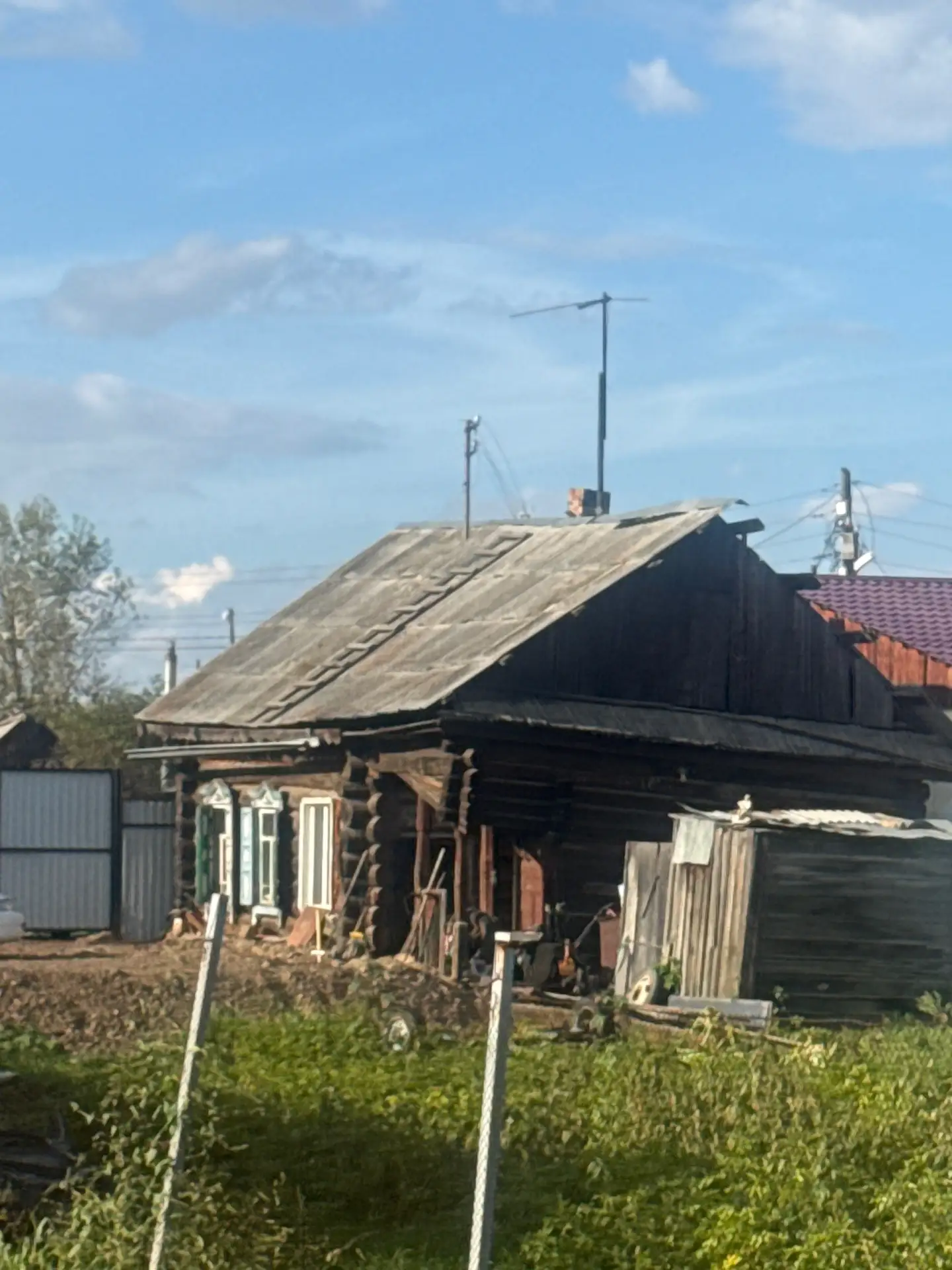 Нужно разобрать дом , предложение о цене в лс.