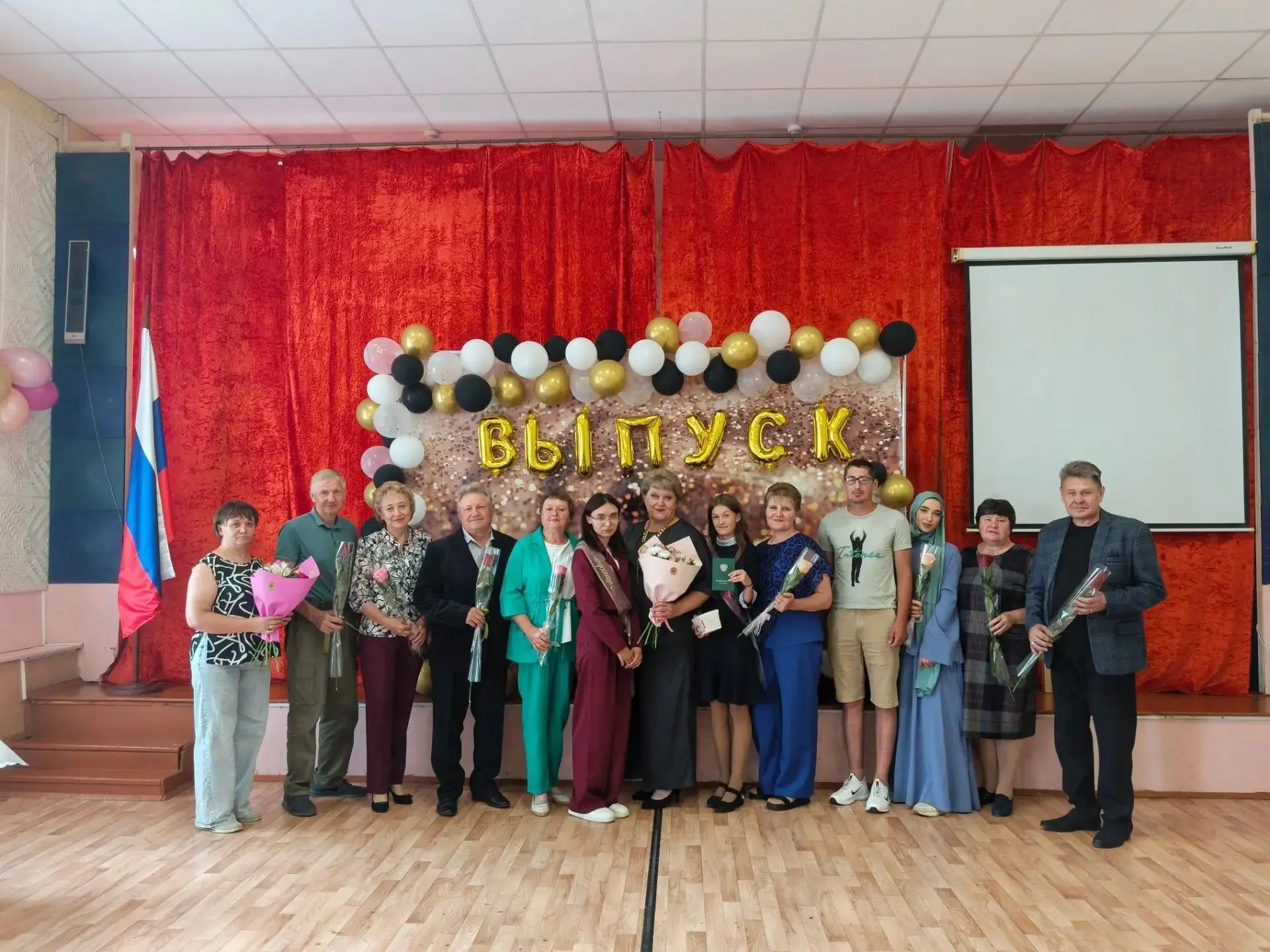 Сегодня в нашей школе прошло торжественное вручение аттестатов!!!