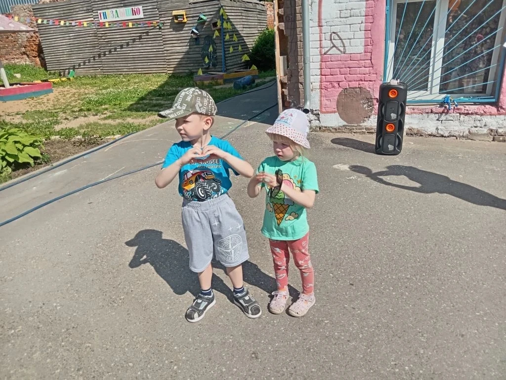 🎈ДАВАЙТЕ ЖИТЬ ДРУЖНО!🎈

🎈Совсем недавно наш детский сад наполнился детским смехом: мы отметили Де