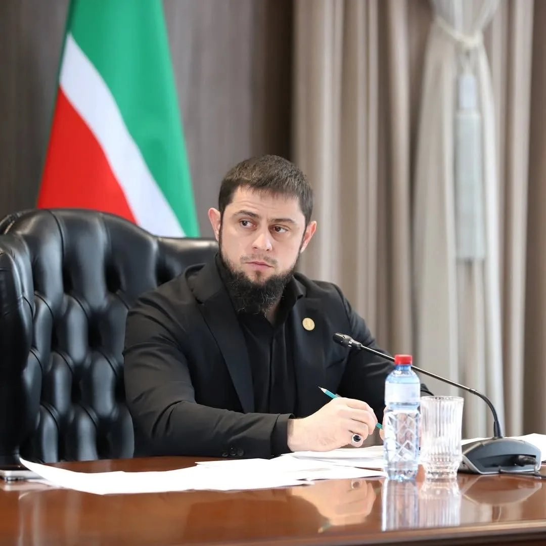Электронное предварительное голосование, которое определяет кандидатов для выдвижения о...