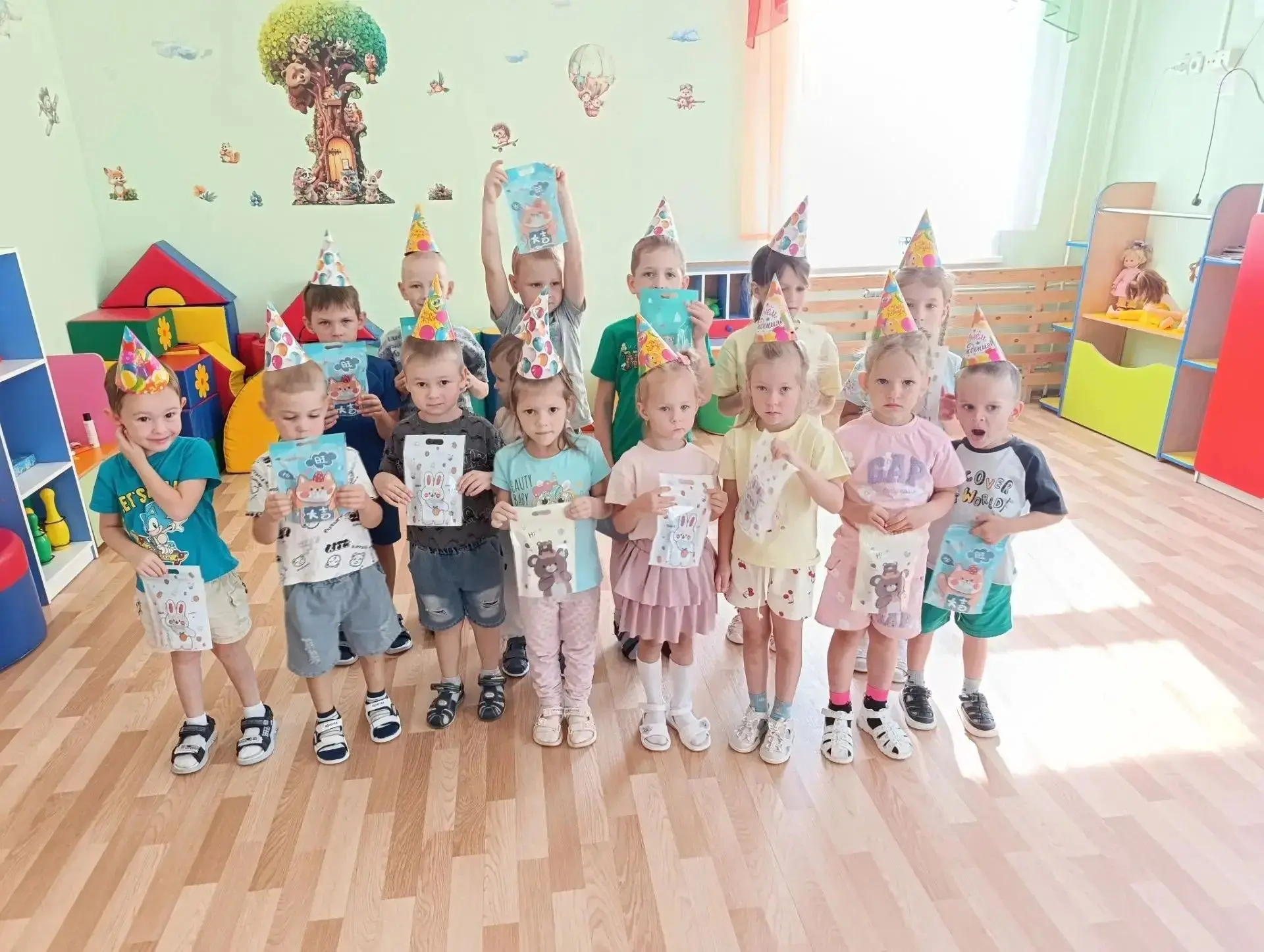 🎉 День рождения в детском саду: праздник, который запомнится! 🎉

День рождения в садике — это не п