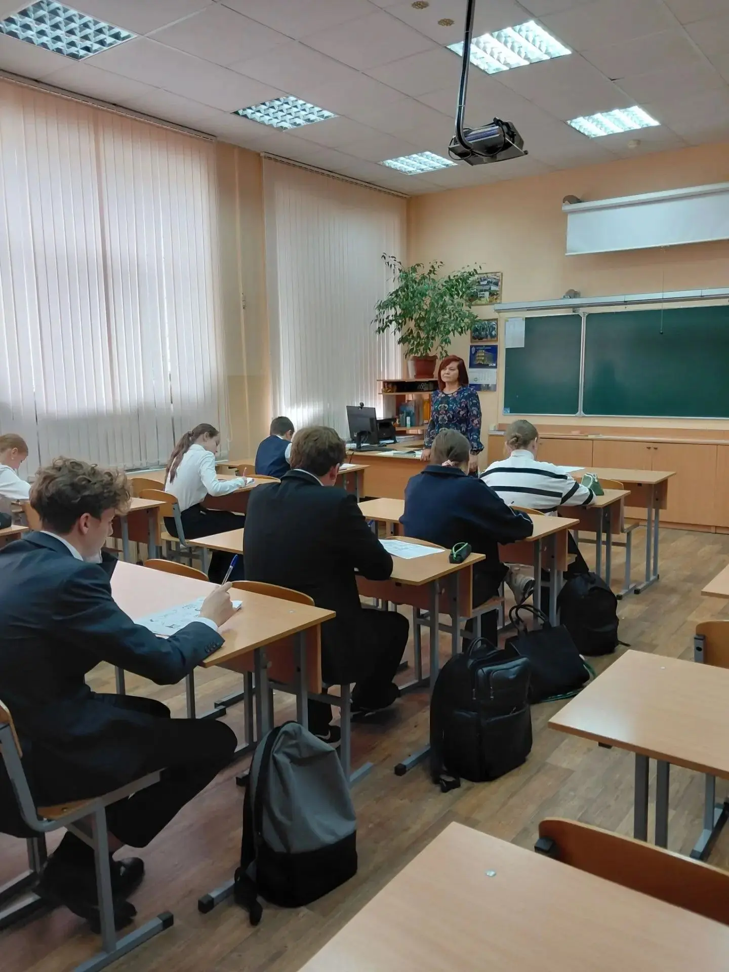 🎓 22 сентября на базе гимназии № 4 прошел муниципальный тур Открытой всероссийской  ин...