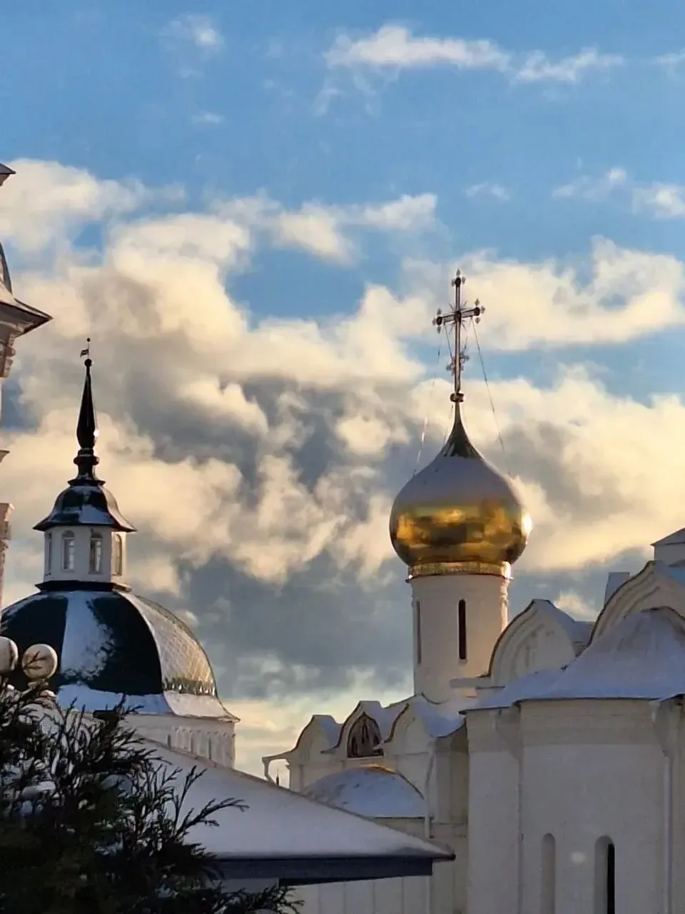 Многим кажется, что, будь они на другом месте, они были бы лучше. Богатому кажется, что...