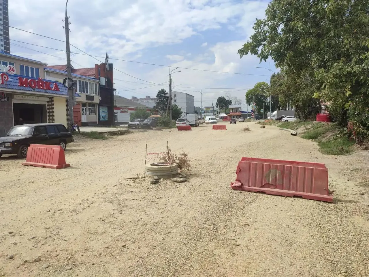 🚧 На улице Почтовой в Краснодаре сменят подрядчика по строительству ливневки.