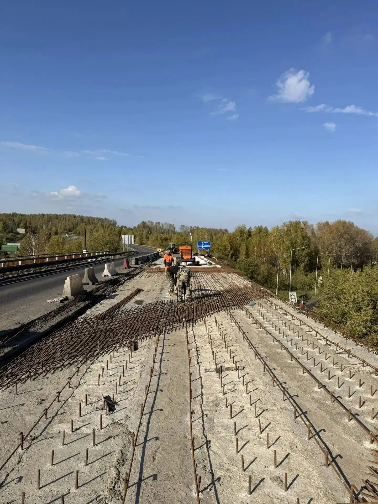 В Новокузнецком муниципальном округе продолжается ремонт путепровода на обходе Новокузн...